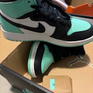 Jordan Kids Sneakers in Mint and Black